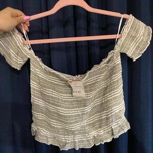 New with tags crop top